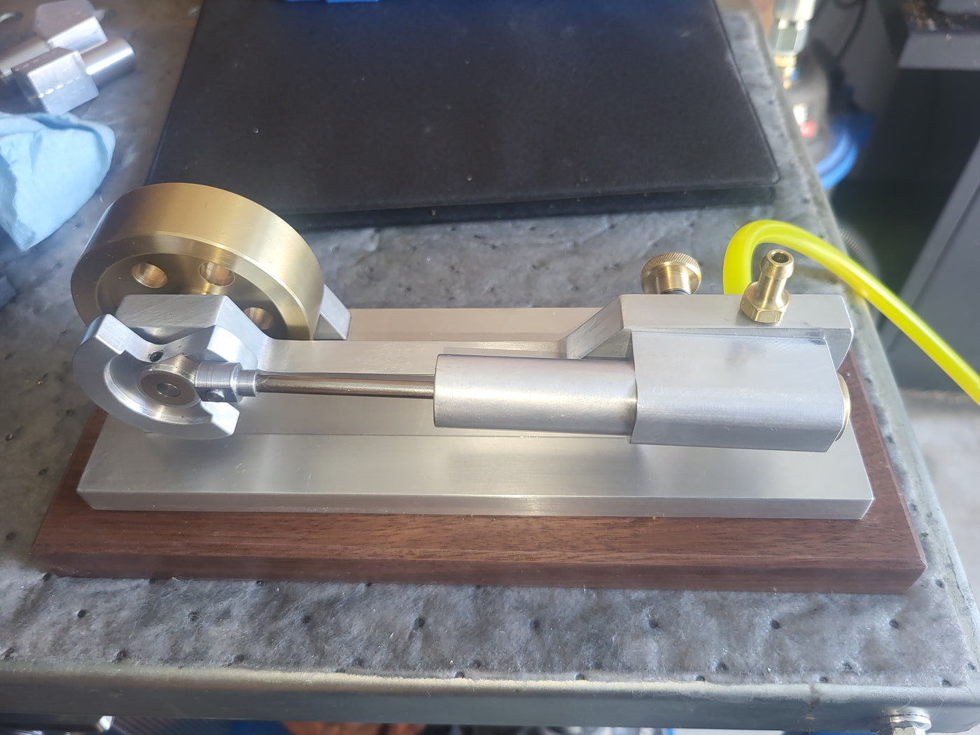 Wig wag wobbler engines, a Aluminum project built with Metals 'R' Us stock, photo 1