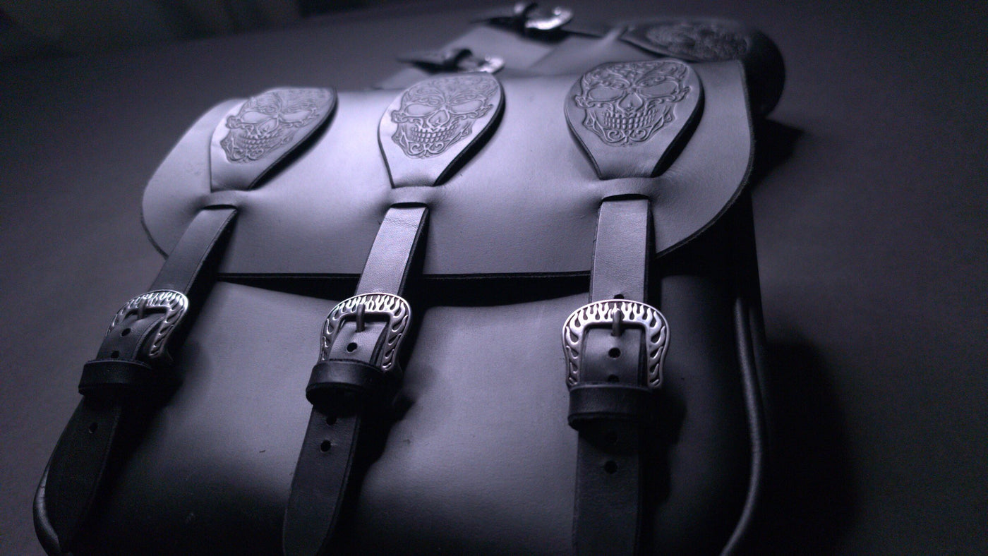 Viridus Leather | Hand-crafted leather goods for the discerning, un projet en Bronze réalisé avec du métal de Metals 'R' Us, photo 1